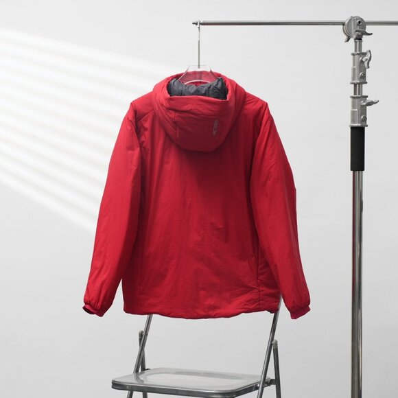 Arc'teryx Retro Red Hooded Outdoor Jacket - Lightweight, Windproof & Stylish - Picture 2 of 8